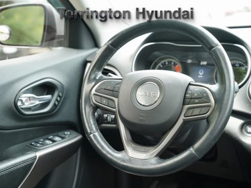Used 2019 Jeep Cherokee Limited image 10