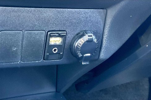 Used 2018 Toyota RAV4 SE image 31