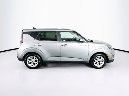 Used 2023 Kia Soul LX w/ LX Technology Package image 10
