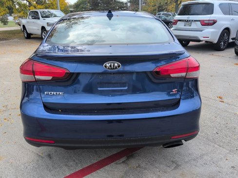 Used 2017 Kia Forte S image 4