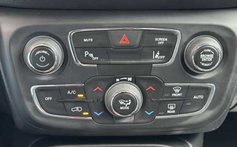Used 2021 Jeep Compass Trailhawk image 30
