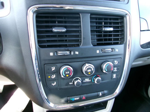 Used 2016 Dodge Grand Caravan SE w/ Quick Order Package 29E SE image 15