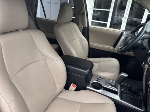 Used 2011 Toyota 4Runner SR5 image 29