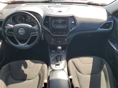 Used 2019 Jeep Cherokee Latitude w/ Cold Weather Group image 15