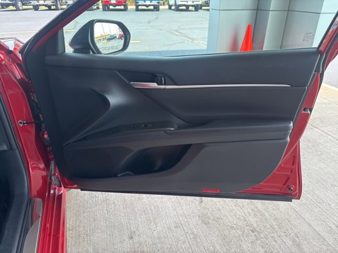 Used 2023 Toyota Camry SE image 29