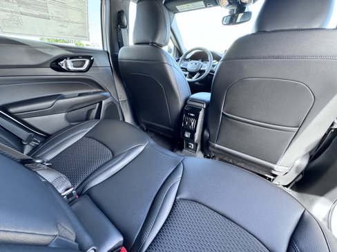New 2026 Jeep Compass Latitude image 15
