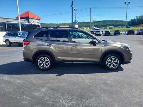 Used 2020 Subaru Forester Premium image 6