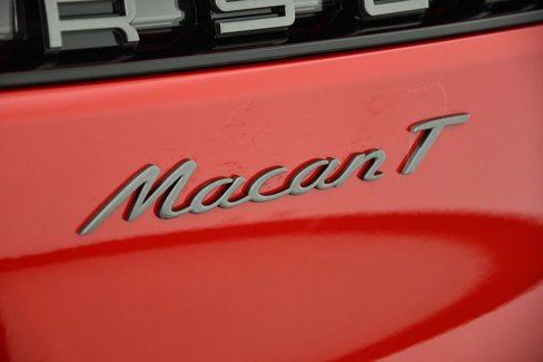 Certified 2025 Porsche Macan Turbo image 12