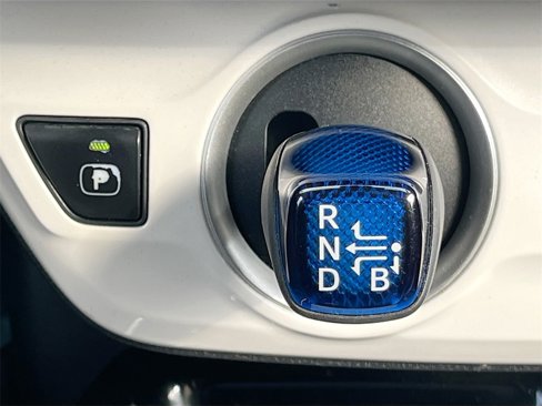 Used 2017 Toyota Prius Prime Premium image 17