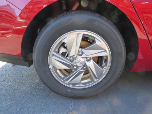 New 2025 Hyundai Elantra SE image 8