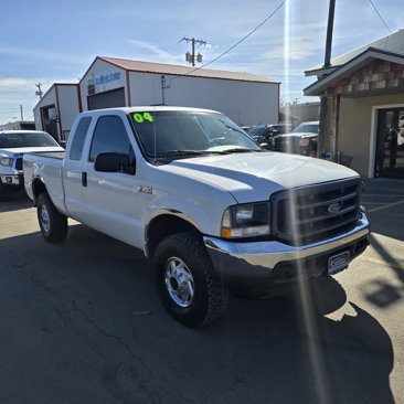 Used 2004 Ford F250 XLT image 1
