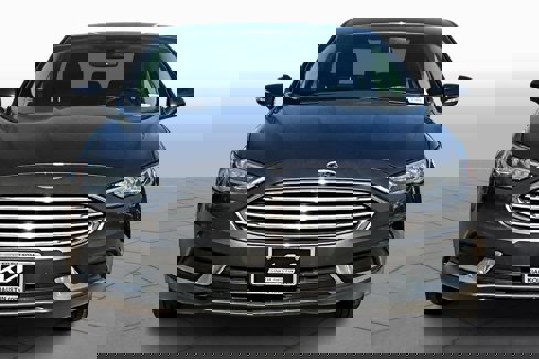 Used 2018 Ford Fusion SE w/ Fusion SE Technology Package image 3