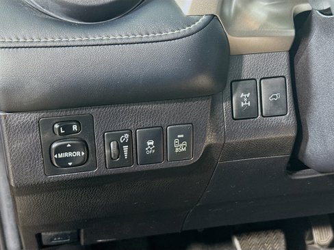 Used 2015 Toyota RAV4 Limited image 15