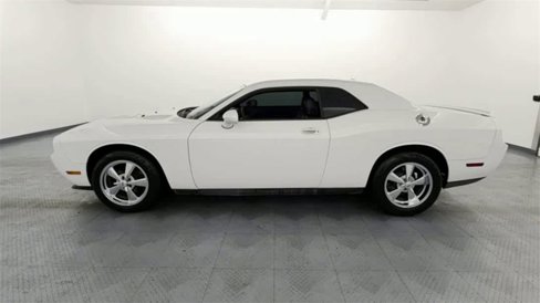 Used 2010 Dodge Challenger SE image 5