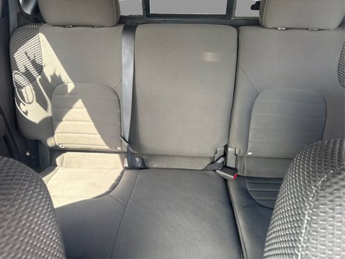 Used 2014 Nissan Frontier PRO-4X image 11