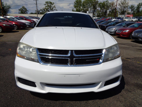 Used 2013 Dodge Avenger SE image 2