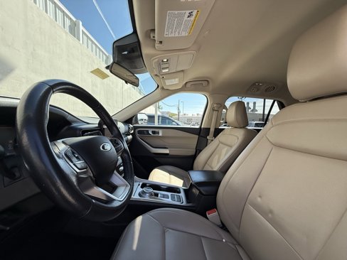 Used 2020 Ford Explorer XLT w/ Equipment Group 202A image 5