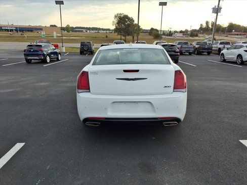 Used 2021 Chrysler 300 Touring L image 4