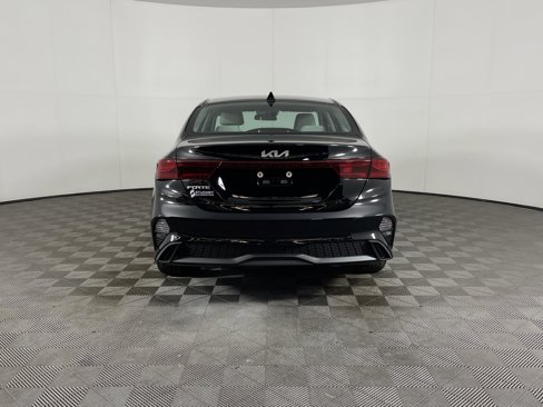 Used 2023 Kia Forte LXS image 4