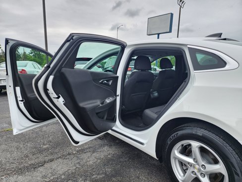 Used 2018 Chevrolet Malibu LS image 19