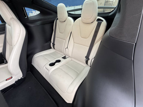 Used 2022 Tesla Model X Plaid image 19