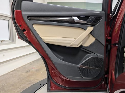 Used 2018 Audi Q5 Prestige w/ Prestige Package image 16