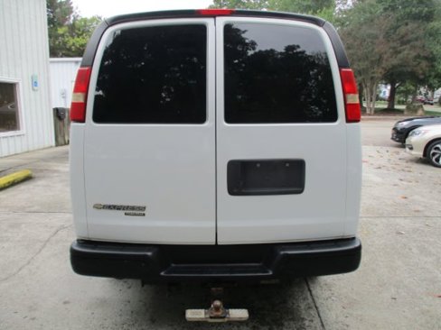 Used 2014 Chevrolet Express 2500 image 4