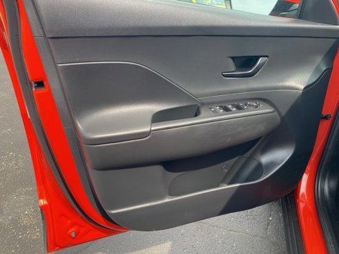 Used 2024 Hyundai Kona SEL image 17