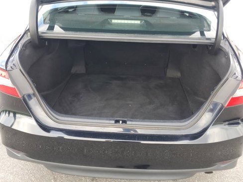 Used 2020 Toyota Camry L image 7