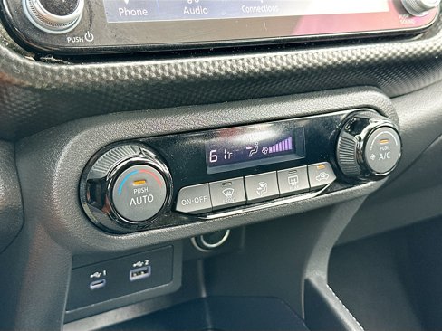 Used 2021 Nissan Kicks SV image 14