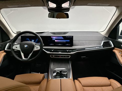 Used 2024 BMW X7 xDrive40i w/ Parking Assistance Package image 8