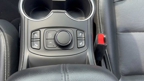 Used 2022 GMC Terrain SLT image 18