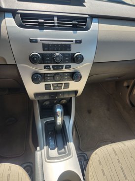 Used 2009 Ford Focus SE image 11
