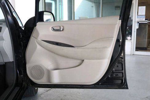 Used 2012 Nissan Leaf SV image 24