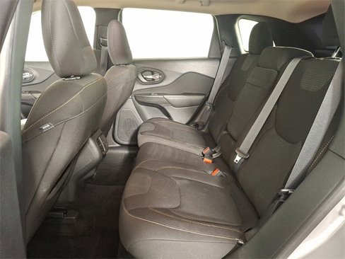 Used 2017 Jeep Cherokee Latitude w/ Cold Weather Group image 14