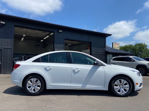 Used 2014 Chevrolet Cruze LS image 10