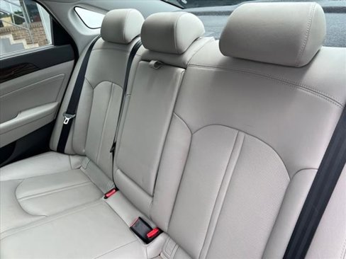 Used 2016 Hyundai Sonata Limited w/ Option Group 02 image 21