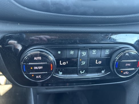 Used 2023 Buick Encore GX Select image 25