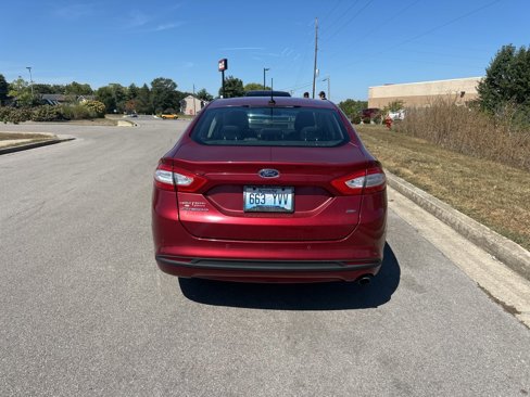 Used 2016 Ford Fusion SE image 6