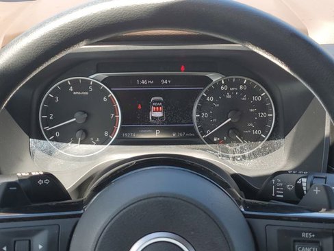 Used 2023 Nissan Rogue SV image 24