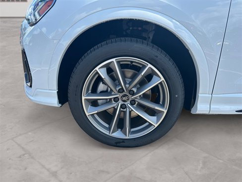 New 2025 Audi Q3 2.0T Premium image 14