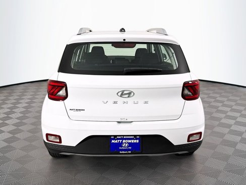 Certified 2024 Hyundai Venue SEL image 6