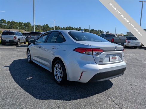 Used 2023 Toyota Corolla LE image 5