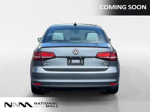 Used 2016 Volkswagen Jetta Sport image 4