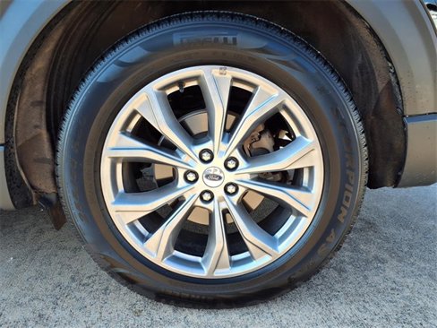 Used 2022 Ford Explorer XLT w/ Equipment Group 202A image 24