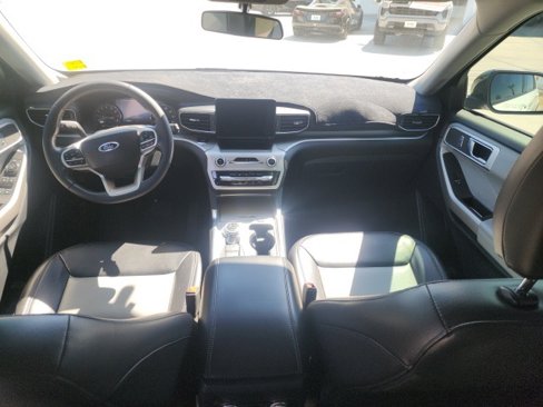 Used 2022 Ford Explorer XLT w/ Equipment Group 202A image 18