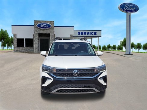 Used 2023 Volkswagen Taos SE image 2