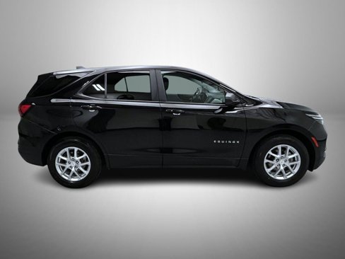 Used 2024 Chevrolet Equinox LS w/ LS Convenience Package image 4