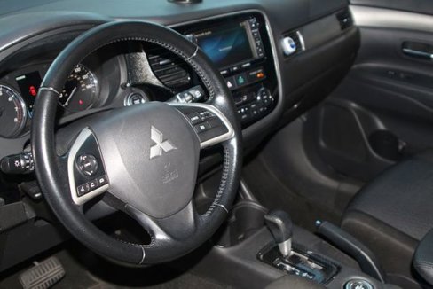 Used 2014 Mitsubishi Outlander SE image 12