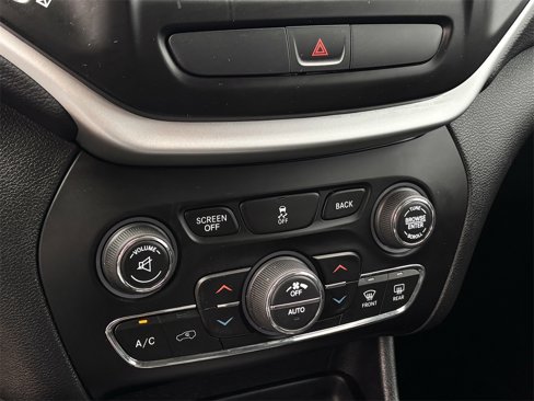 Used 2017 Jeep Cherokee Trailhawk w/ Comfort/Convenience Group image 20